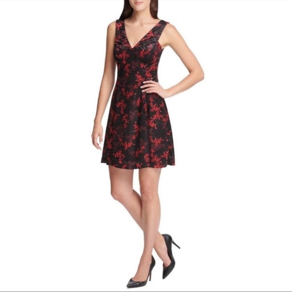 Kensie floral burnout velvet vneck flare dress black and red Size 2